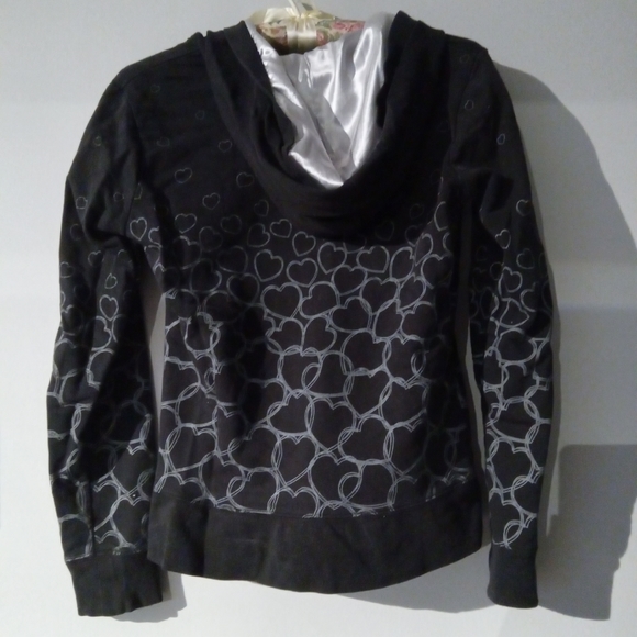 Black zip up hoodie with hearts graphic - Picture 3 of 4